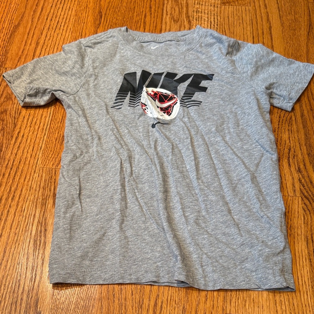 The Nike Tee Boy’s Grey Tee Size S